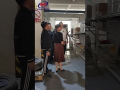 ฉากการผลิตเก้าอี้อะคริลิค