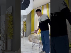 งานจัดเลี้ยงงานแต่งงานใช้เก้าอี้โชวารีเรซินฟีนิกซ์ที่วางซ้อนกันได้